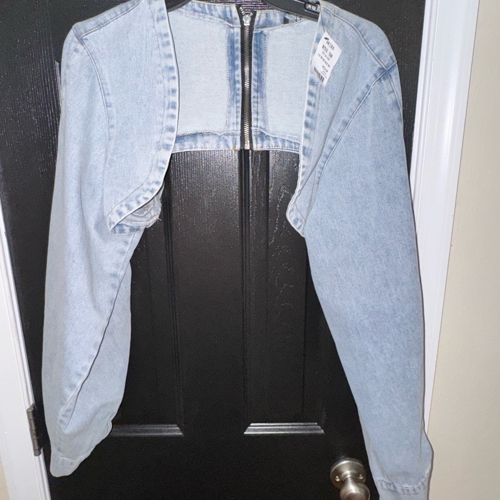 AKIRA Light Wash Denim Bolero Jacket in Light Blue